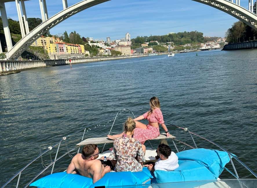 Porto: City Views or Sunset Tour with Drinks - A small-group boat makes the difference