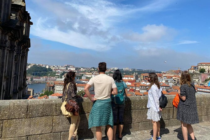 PORTO city Walking Tour - Vitória viewpoint and the view toward Gaia