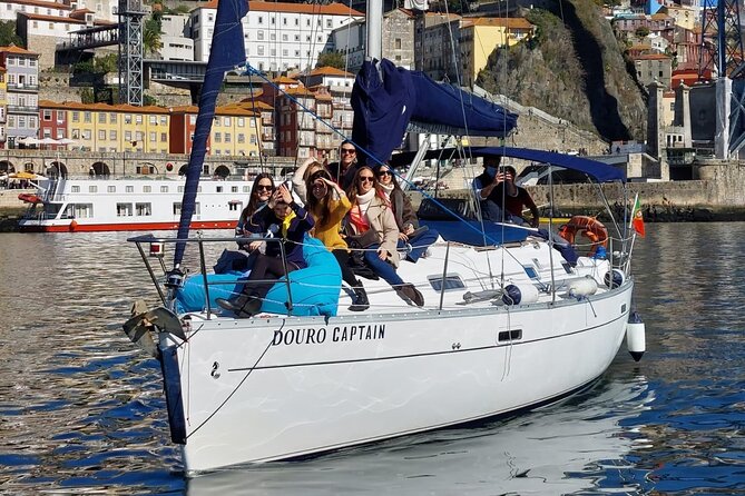 Porto: Cruzeiro privado rio douro até 8 pessoas com wine tasting - Continuing toward Foz do Douro and the Atlantic