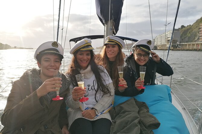 Porto: Cruzeiro privado rio douro até 8 pessoas com wine tasting - How this compares with a standard river cruise