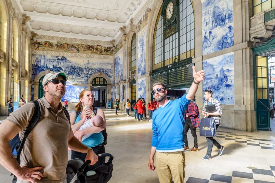 Porto: Delicious Food and Wine Walking Tour - The guide makes the difference