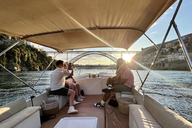 Porto: Douro River Boat Cruise with Port Wine and Snacks - Key points to know before booking