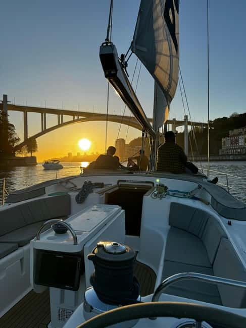 Porto Douro River Cruise: Sunny Day & Peaceful Sunset - Arrábida Bridge and the first river views