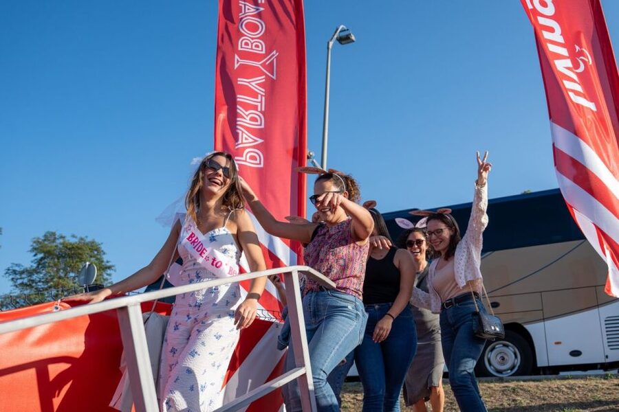 Porto: Douro River Party Boat with Sunset Option & 6 Bridges - Choosing the sunset departure