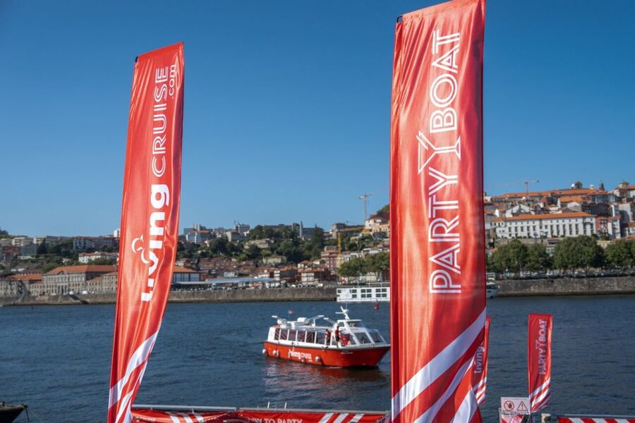 Porto: Douro River Party Boat with Sunset Option & 6 Bridges - Drinks, DJ music, and the party atmosphere