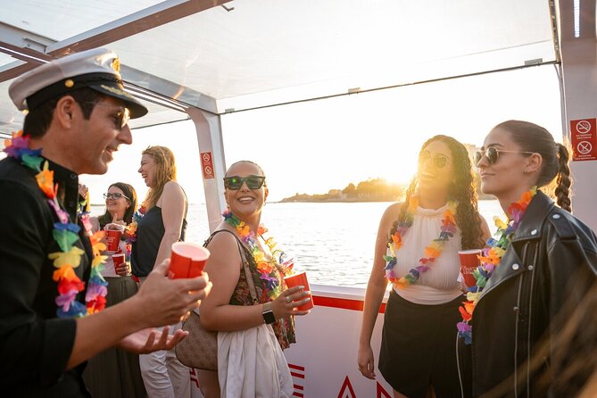 Porto: Douro River Party Boat with Sunset Option and 6 Bridges - Who will enjoy the party boat most