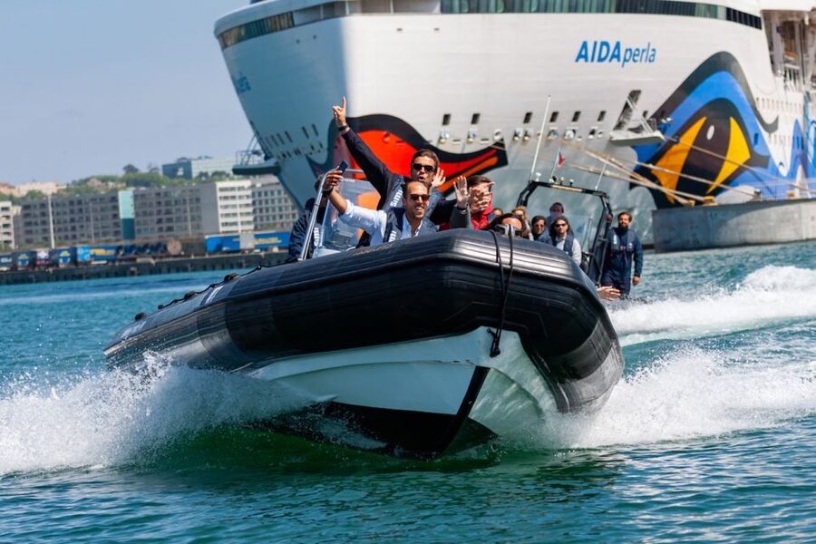 Porto: Douro River Speedboat Tour - Passing under Dom Luís I Bridge
