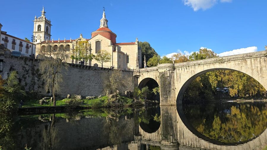 Porto: Douro Valley & Amarante Wine, Food & River Tour - Viewpoints Between Pinhão and Amarante