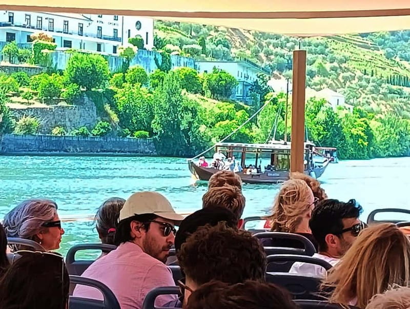 Porto: Douro Valley Tour at 2 Wineries with Lunch and Cruise - Two winery visits with different roles