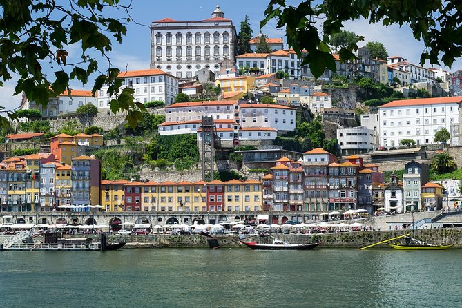 Porto Essential Walking Tour - Old walls and Porto Cathedral