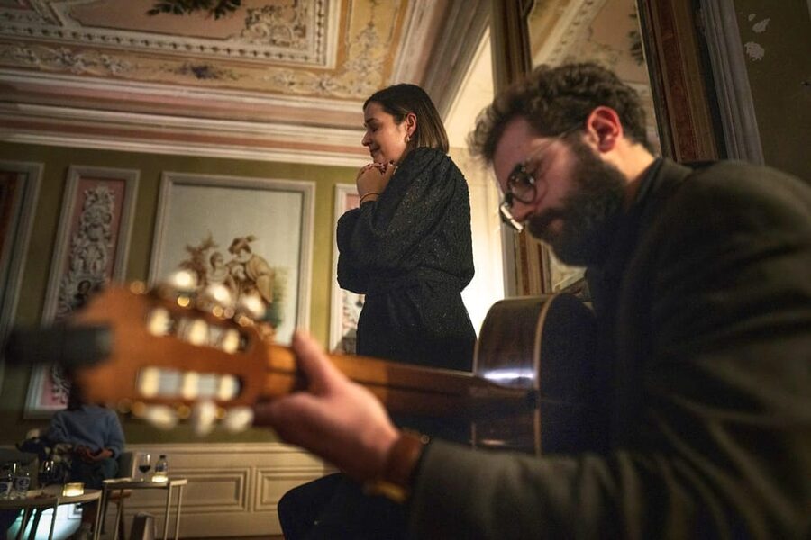 Porto: Fado Concert in Porto's Most Beautiful House - What the singers and musicians bring to the room