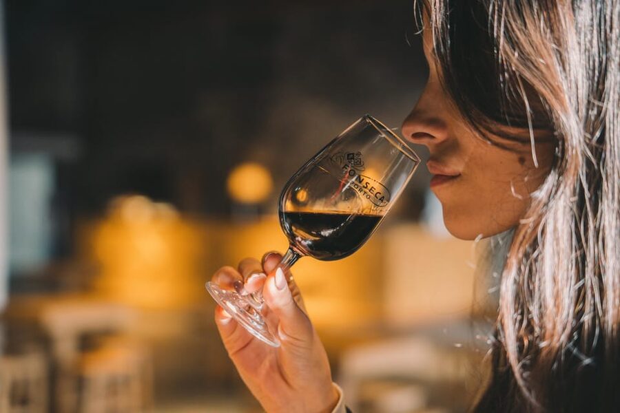 Porto: Fonseca Cellar Tour & Fado Show with Optional Dinner - Why the cellar setting matters