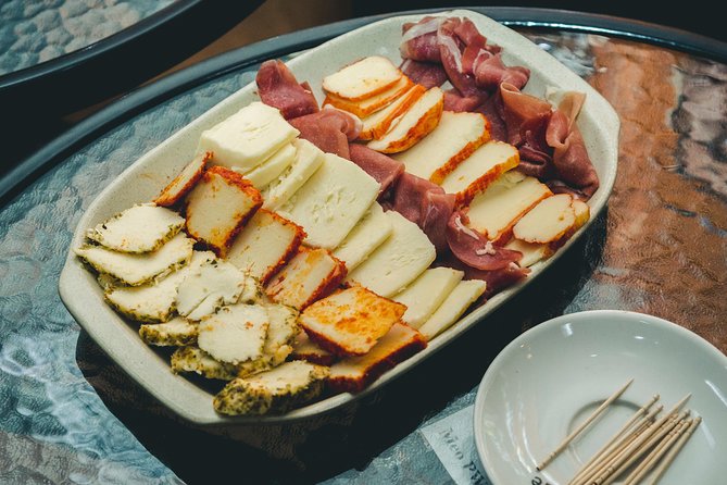 Porto Food and Local Drinks Evening Tour by Food Lover Tour - Your guide can shape the whole experience