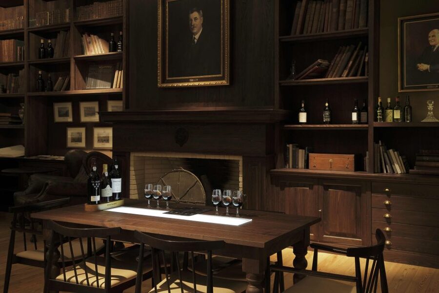 Porto: Graham's Port Lodge Tour & Vintage Room Wine Tasting - Key points to know before booking