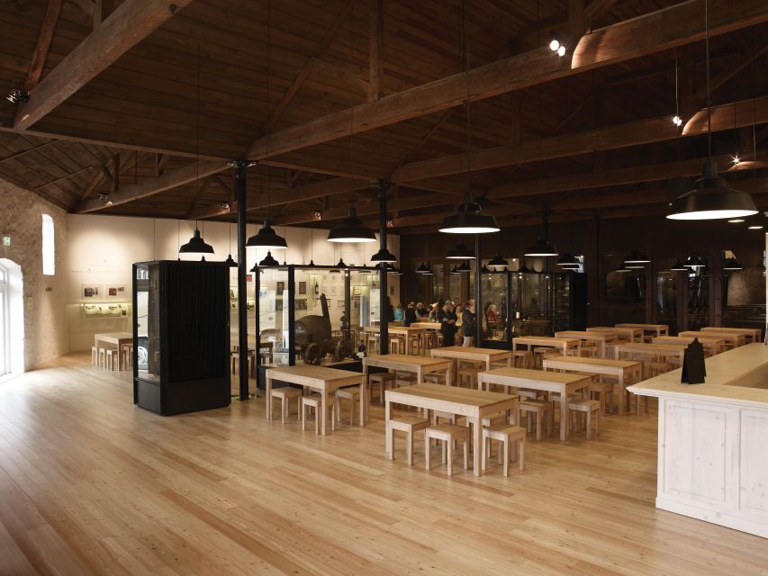 Porto: Graham's Port Lodge Tour with Premium Wine Tastings - Getting to Rua do Agro 141