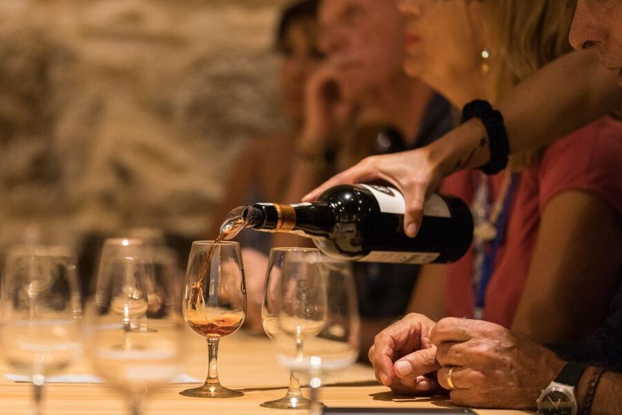 Porto: Guided Tour and Tasting of 3 Port Wines at Poças - Finding Poças in Vila Nova de Gaia
