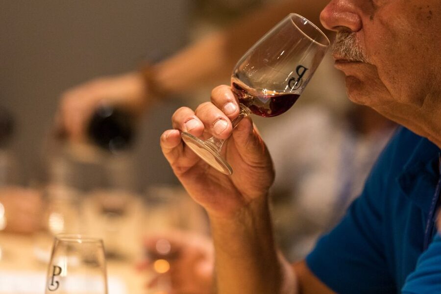 Porto: Guided Tour and Tasting of 3 Port Wines at Poças - Is $27 a Fair Price?