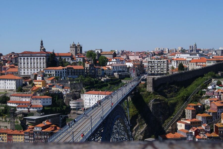 Porto: Guided Walking Tour and Lello Bookshop - São Bento Station and its blue tile stories