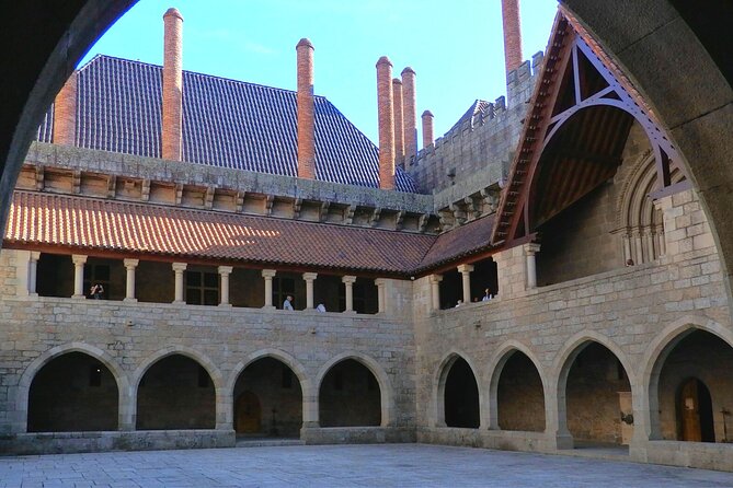 Porto: Guimaraes & Braga Small Group Tour with Lunch and Tickets - Largo da Oliveira and Guimarães’ old center