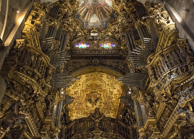 Porto: Guimaraes & Braga Small Group Tour with Lunch and Tickets - How the small group changes the day