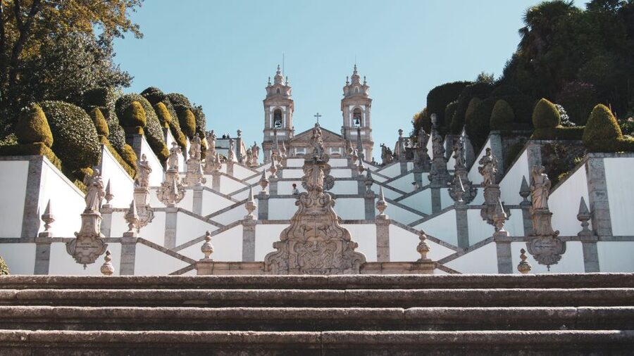Porto: Guimarães & Braga Tour with Entry Tickets and Lunch - The day at a glance