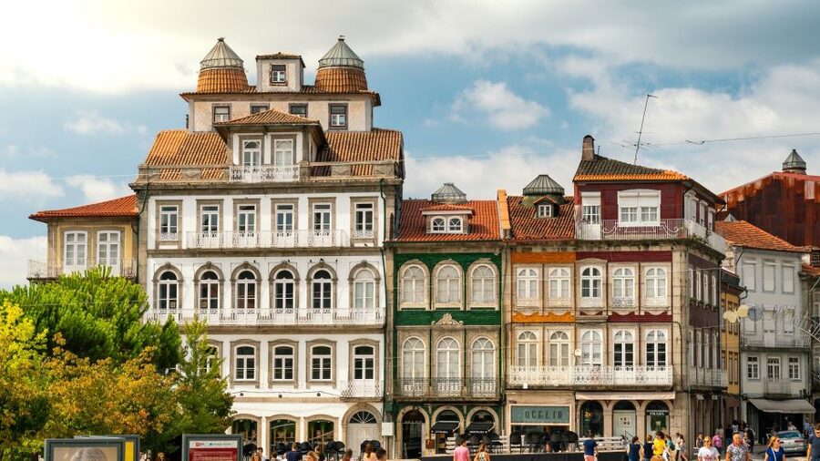 Porto: Guimarães & Braga Tour with Entry Tickets and Lunch - Santa Maria Road and Largo da Oliveira