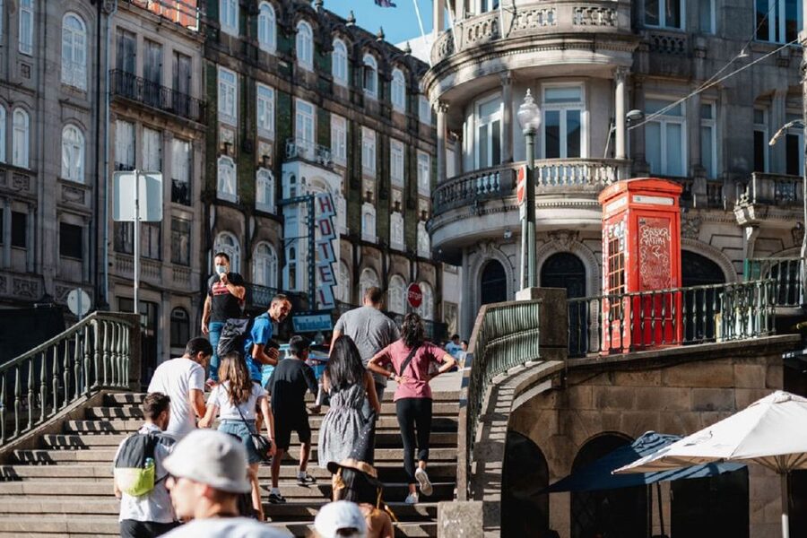 Porto: Harry Potter and City of Porto Guided Walking Tour - Palácio Atlantico and the city’s human stories