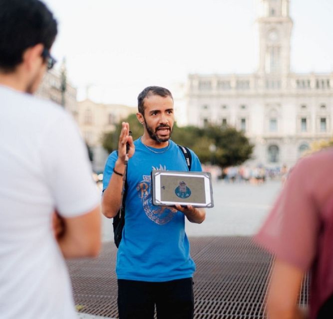 Porto: Harry Potter and City of Porto Guided Walking Tour - Praça de Gomes Teixeira and the approach to the bookshop