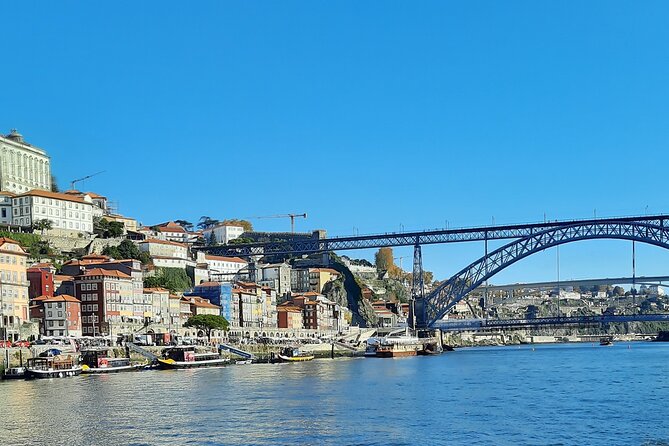 Porto Heritage Night Tour With Fado Show And Dinner Included - The sedan and small-group advantage