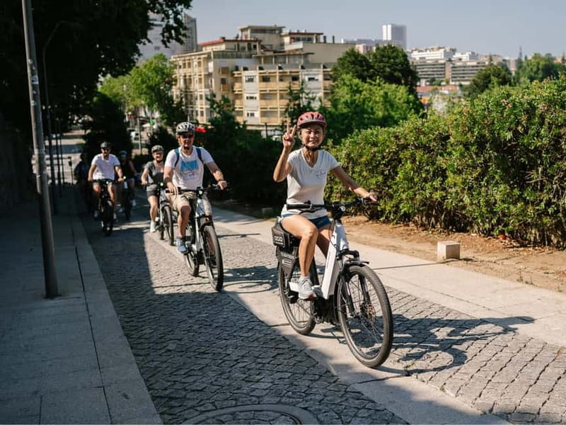 Porto: Highlights in 3 Hours E-Bike Tour - Clérigos, the gardens, and the higher streets