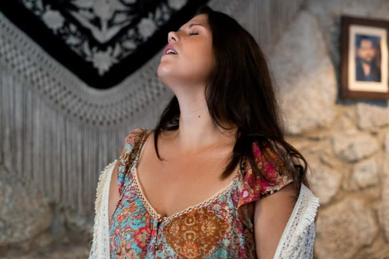 Porto: Live Fado Concert with Glass of Tawny Port Wine - The opening: traditional Lisbon Fado