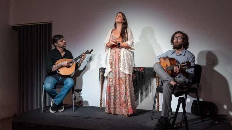 Porto: Live Fado Concert with Glass of Tawny Port Wine - Portuguese guitar and the first glass of Tawny Port