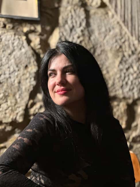 Porto: Live Fado Concert with Glass of Tawny Port Wine - The singers, musicians, and performance style
