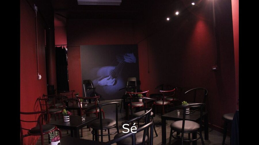 Porto: Live Fado Show with Glass of Port Wine - Key points to know before booking