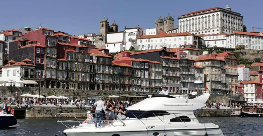Porto: Luxury Yacht Tour of the 6 Bridges and Douro Estuary - Why seeing Porto from the Douro works so well
