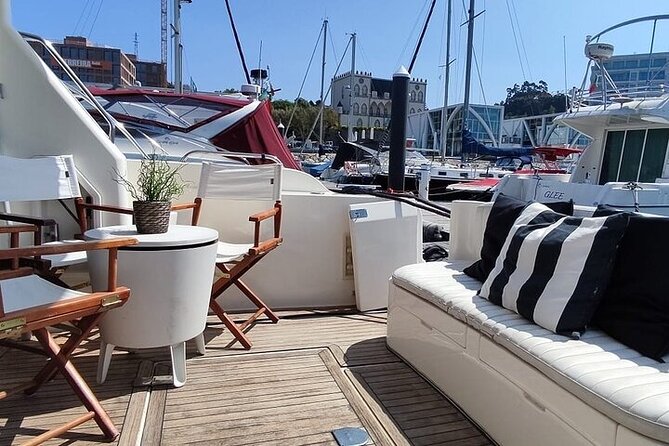 Porto: Luxury Yacht Tour on the Douro River - Sunset or Daytime - What the yacht experience feels like