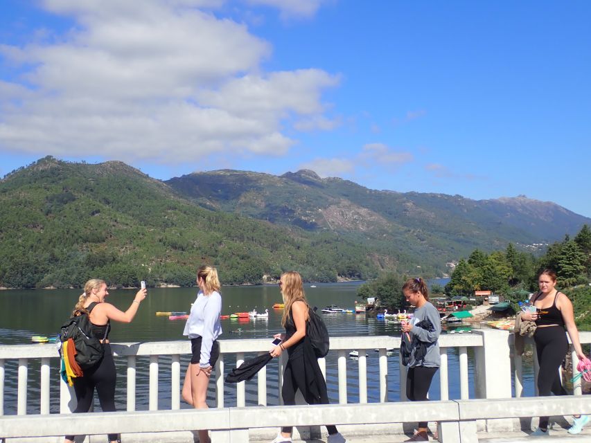 Porto: Peneda-Gerês National Park Tour with Kayaking & Lunch - What the small-group format adds