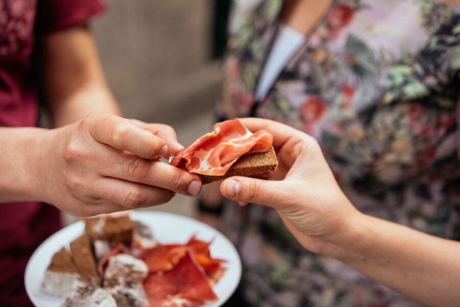 Porto: Private Food Tour – 10 Tastings with Locals - Why a food tour is a smart first look at Porto
