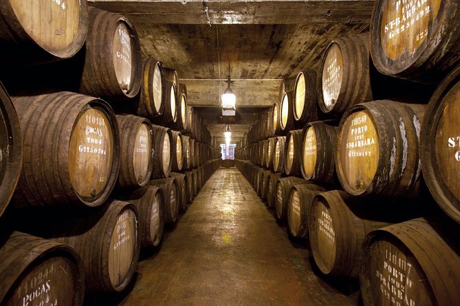 Porto Private Personalized Full Day Journey from Lisbon - Lunch and Porto’s local flavors
