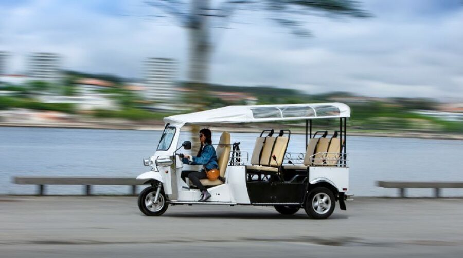 Porto: Private Sightseeing Tour by Electric Tuk Tuk - Fontaínhas and the Douro views