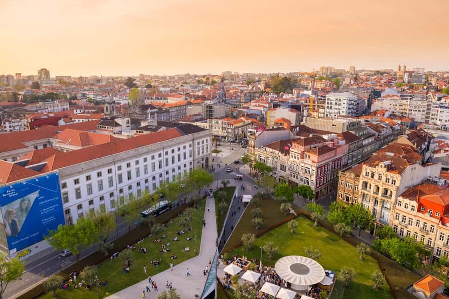 Porto: Private Sunset Walking Tour with Port Wine and Views - Key points at a glance