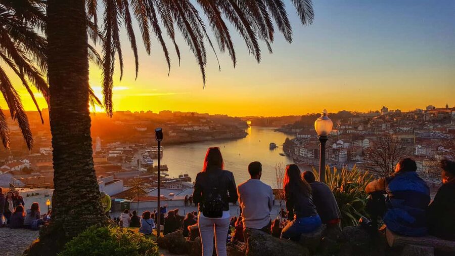 Porto: Private Sunset Walking Tour with Port Wine and Views - The Sé Cathedral and Porto’s upper streets