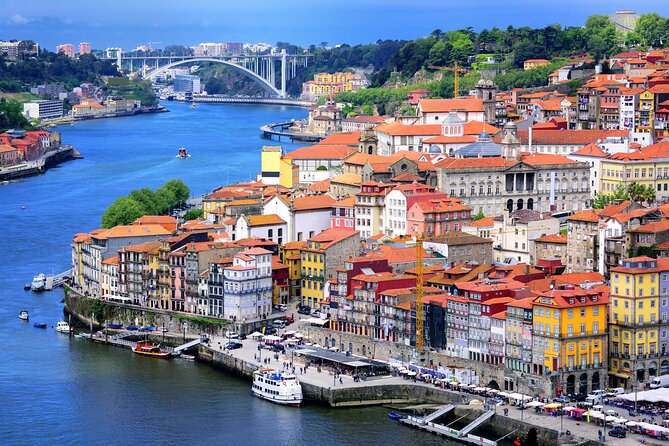 Porto Private Tour from Lisbon with Douro Cruise and Wine Tasting - Starting at 7:00 am from Lisbon