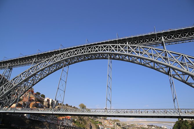 Porto: Private tour in the Douro (1 to 4 people) on a boat just for you - A private view of Porto from Freixo Marina