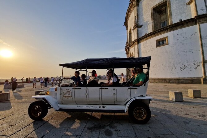 Porto:Private Tour of the Historic City in a Classic Ford T - Porto Cathedral and Livraria Lello
