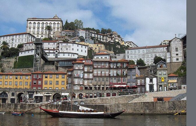 Porto: Private Yacht Cruise with Local Wine, Snacks and 6 Bridges - Key points to know before you book