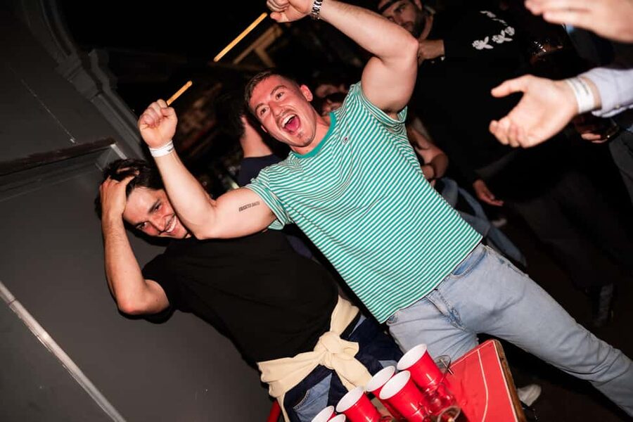 Porto: Pub Crawl with 7 Drinks, Games, and VIP Club Entry - Key points to know before you go