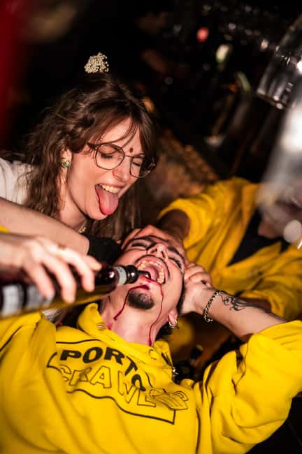 Porto: Pub Crawl with 7 Drinks, Games, and VIP Club Entry - Games and drinks around Largo de Alberto Pimentel