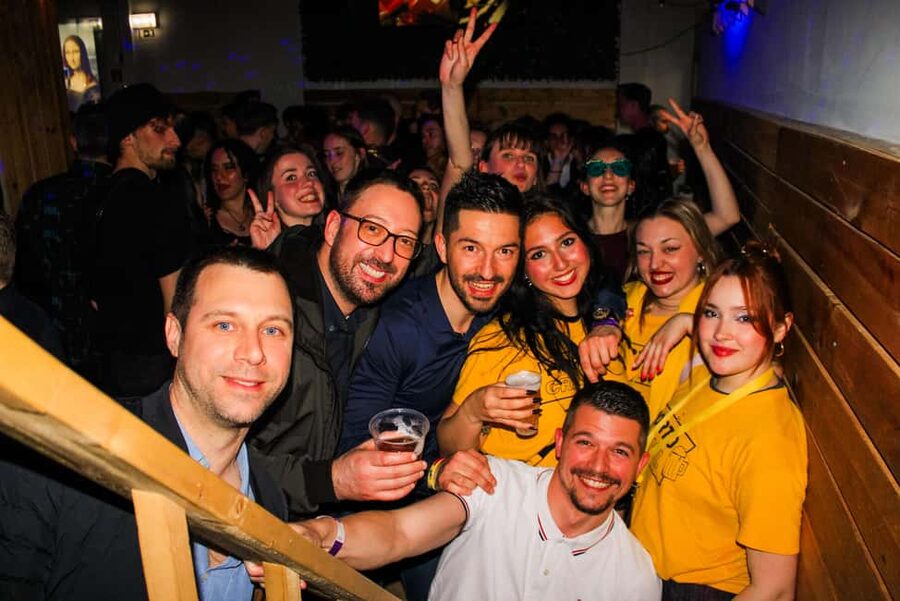 Porto: Pub Crawl with 7 Drinks, Games, and VIP Club Entry - What the seven drinks mean for the price