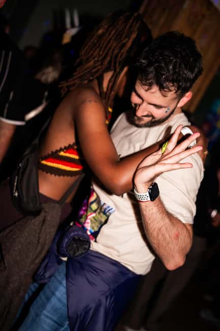 Porto: Pub Crawl with 7 Drinks, Games, and VIP Club Entry - Who should book this Porto pub crawl